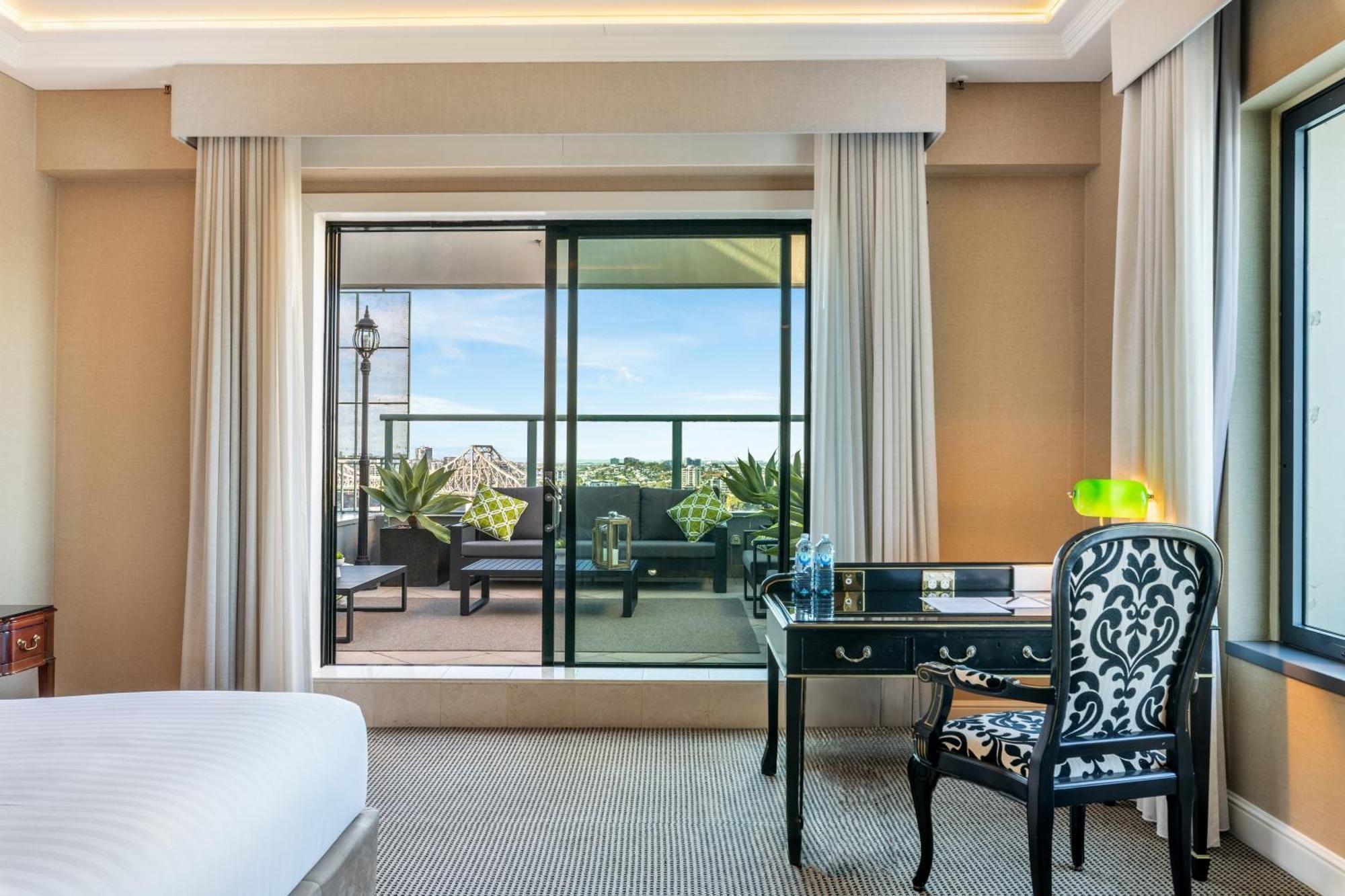 Stamford Plaza Brisbane Otel Dış mekan fotoğraf A room at the hotel