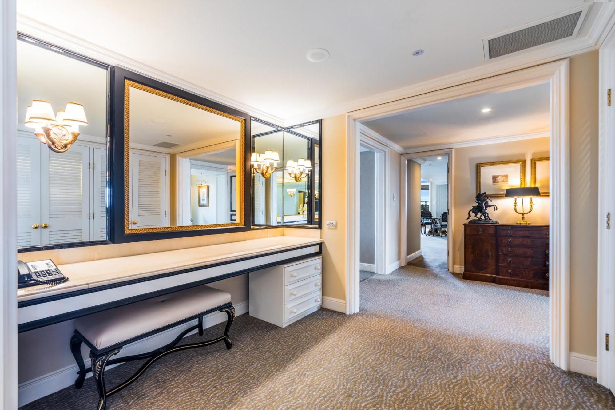 Stamford Plaza Brisbane Otel Dış mekan fotoğraf A suite at the Ritz-Carlton