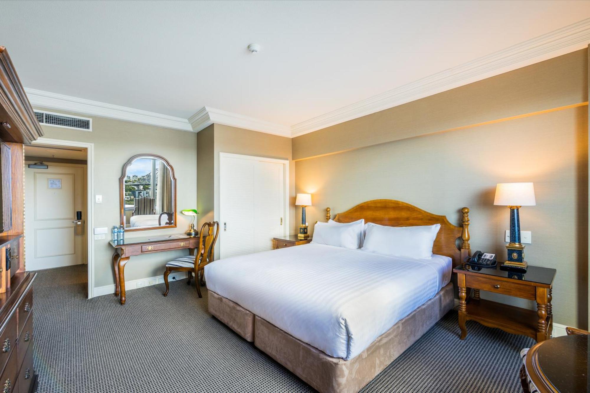 Stamford Plaza Brisbane Otel Dış mekan fotoğraf A room at the Cape Town Protea Hotel