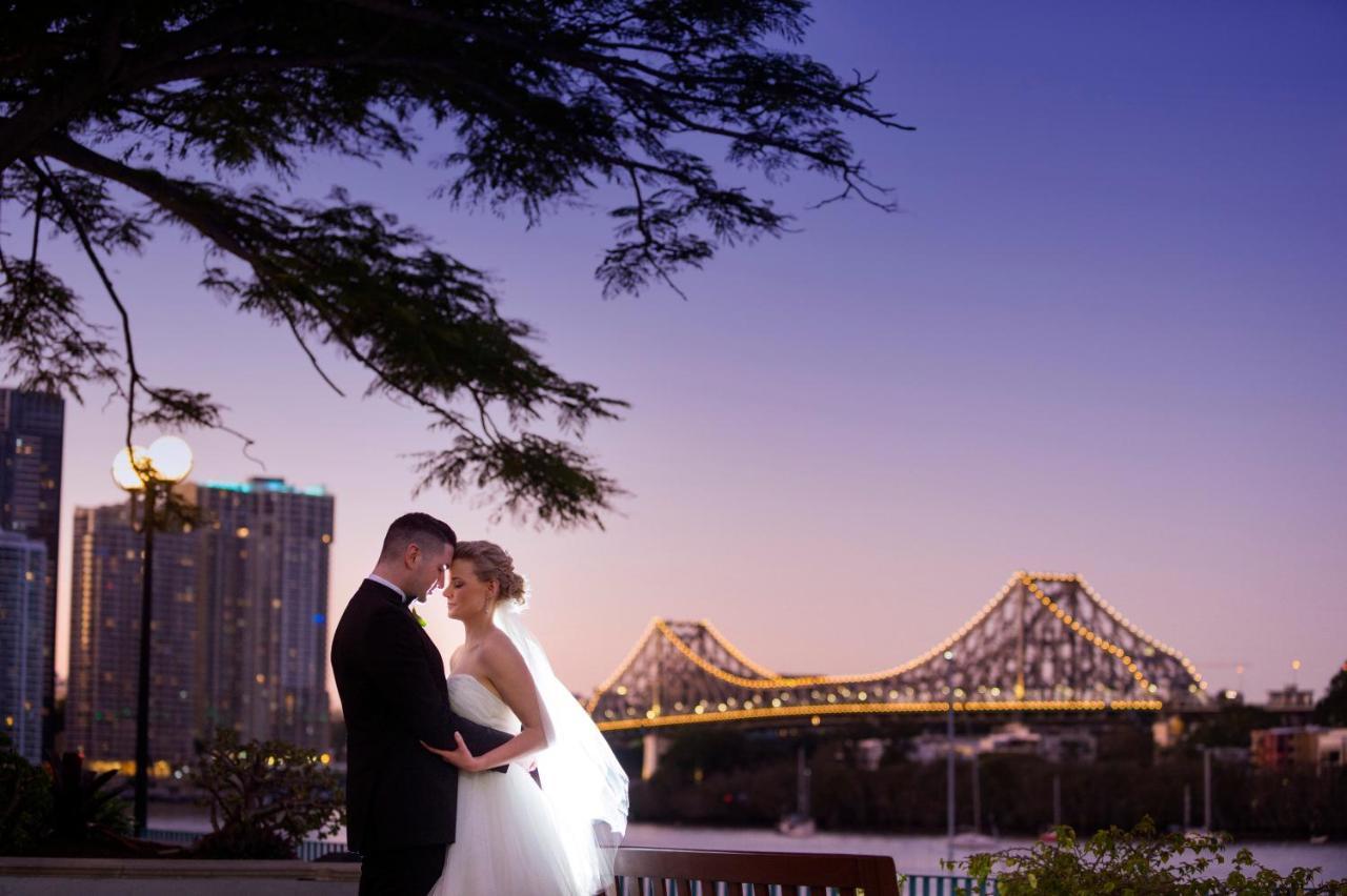 Stamford Plaza Brisbane Otel Dış mekan fotoğraf A wedding in Brisbane, Australia